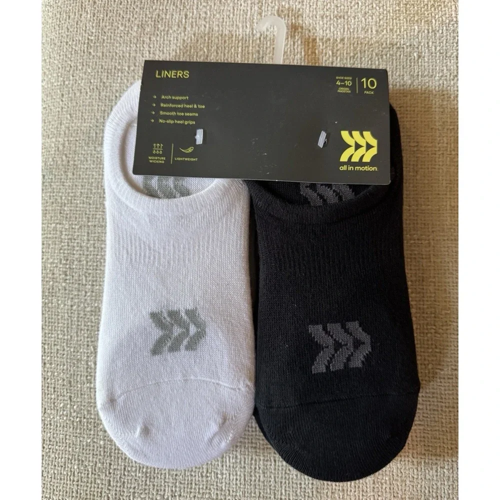 All in Motion Women's 10pk Lightweight Liner Socks Black/White Size 4-10